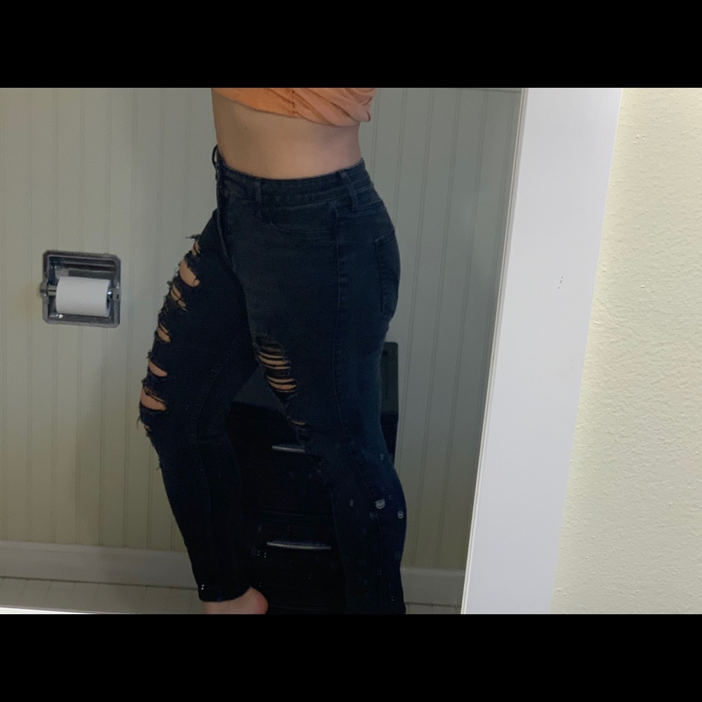 Two pairs of High rise Hollister cropped jeans 👖